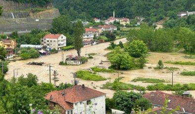Yoğun yağış Zonguldak’ı vurdu
