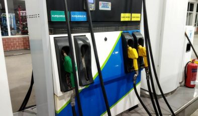 Benzin 25 lirayı aştı: Zamlı fiyatlar gece yarısı itibarıyla geçerli olacak