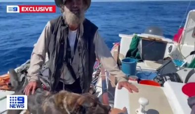 Avustralyalı balıkçı, köpeğiyle Pasifik’te iki ay hayatta kalmayı başardı