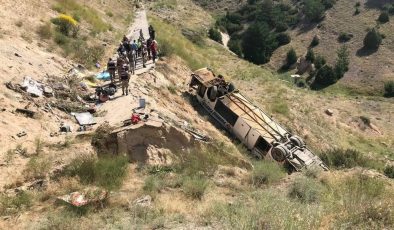 Kars’ta yolcu otobüsü devrildi: 7 ölü, 22 yaralı