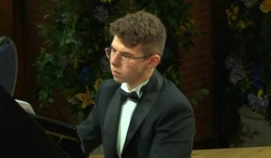 Kıbrıslı Türk genç piyanistten büyük başarı