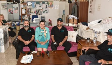 Avustralya’daki Kıbrıslı Türklerden KKTC’ye iki tır giysi yardım
