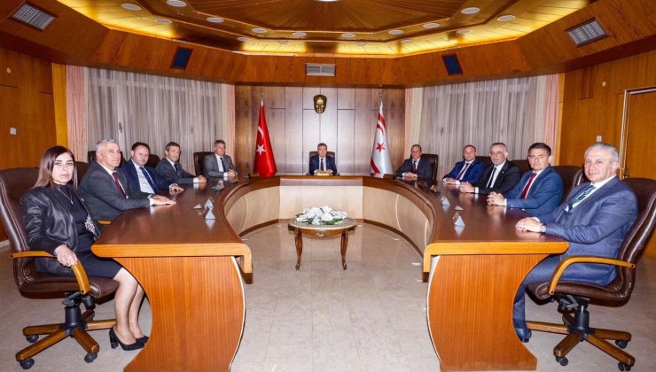 KABİNE DEĞİŞİYOR