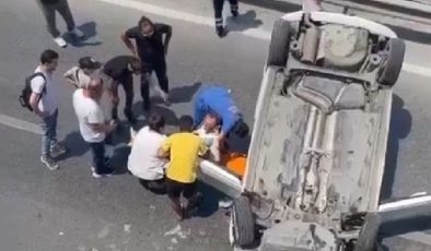 İstanbul’da üst geçitten otomobil düştü
