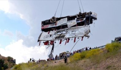 Kars’taki yolcu otobüsü kazasında ölenlerin sayısı 8’e çıktı