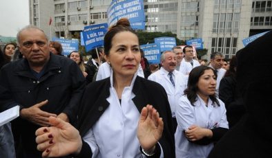 Sağlık çalışanları maaş zammını protesto etmek için yarın iş bırakacak