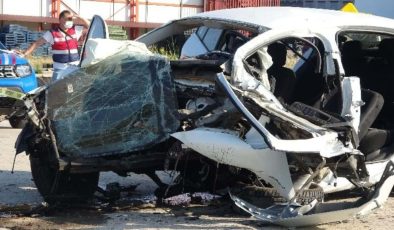 Sürücü kazada öldü, araçtan uyuşturucular çıktı: 2 gözaltı