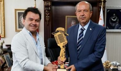 Tatar’a “Uluslararası Alkışı Hakeden Siyasetçisi Ödülü”