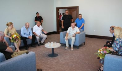 Oğul Üsteller Dursun Özbek’i karşıladı, VIP’te ağırladı