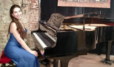 Piyanist Gökçen Mertoğlu Barselona’da konser verdi