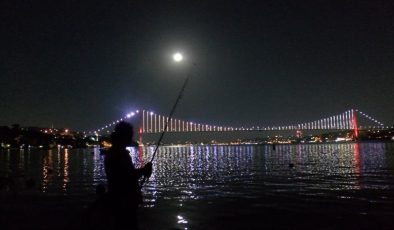 İstanbul’da ‘Mavi Ay’ en parlak konumuna ulaştı