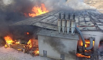 Kastamonu’da fabrika yangını: Müdahale ediliyor