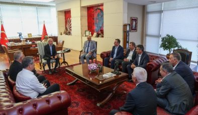 Kılıçdaroğlu, esnaf odalarının temsilcileri ile bir araya geldi
