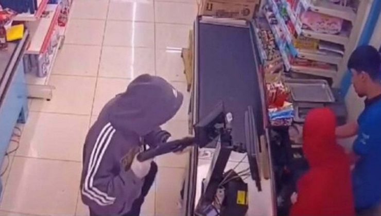 Marketi soyan şüpheli kaçarken tüfekle kendini vurdu