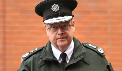 Dissident republicans claiming to be in possession of leaked PSNI information, chief constable says