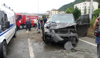 Trabzon’da minibüs devrildi: 3’ü ağır 6 yaralı