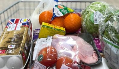 İngiltere’de enflasyon 1,5 yılın en düşüğüne indi