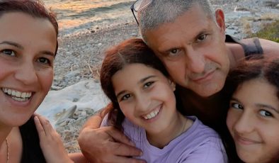 “Küstürdün beni Kıbrıs…” 5 kişilik aile acı bir veda mesajıyla adayı terk etti