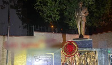 Atatürk Anıtı’na Çirkin Saldırı