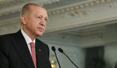Erdoğan: Hatay’ın kent meydanının inşası için de ilk kazmayı vuruyoruz