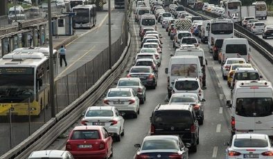 Haftanın ilk gününde İstanbul’da trafik kilit