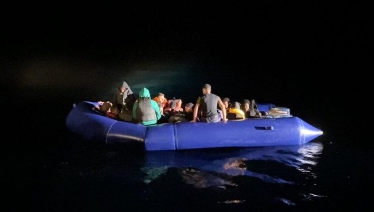 İzmir açıklarında yakalandılar