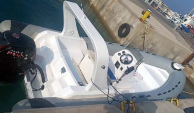 Türk bayraklı sürat teknesi Bodrum açıklarında ateş açılarak durduruldu: 2 Türk tutuklandı