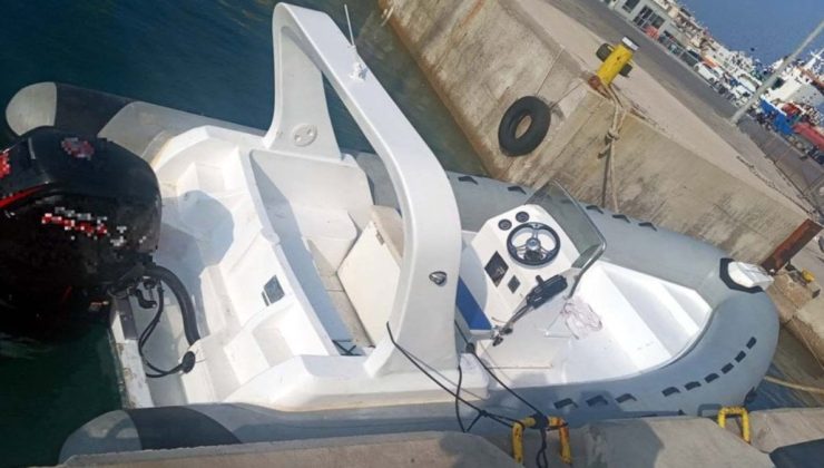 Türk bayraklı sürat teknesi Bodrum açıklarında ateş açılarak durduruldu: 2 Türk tutuklandı