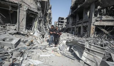 İsrail bir günde Gazze’de 320 noktayı vurarak 400 Filistinliyi öldürdü