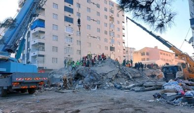 Depremde 100 kişinin öldüğü binada acı ihmaller ortaya çıktı
