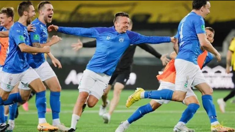 Galatasarayın rakibi olabilirdi... Futbola aşık bir kasaba, böyle bir takım dünyada yok Elektrikçi kaleci, pizzacı golcü, polis antrenör...