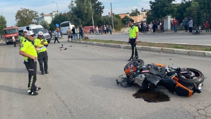 Minibüsle motosiklet çarpıştı: 2 ölü