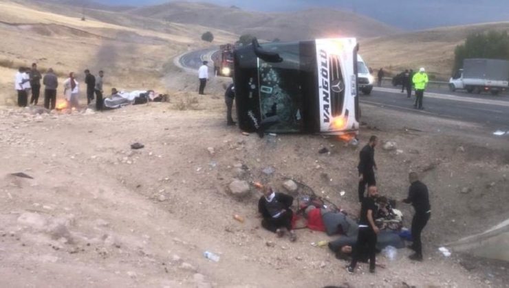 Sivas’ta yolcu otobüsü kazası: 2 ölü ve çok sayıda yaralı var…