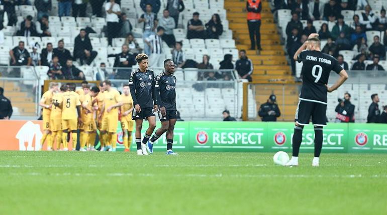 Beşiktaş tribünlerinden Burak Yılmaz ve takıma büyük tepki Sergen Yalçın tezahüratları...