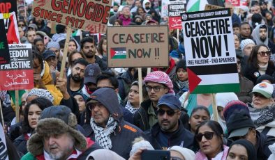 Tens of thousands take part in London protest for Gaza ceasefire