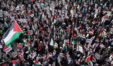 Hundreds of thousands to join pro-Palestine march – as Cenotaph to be guarded