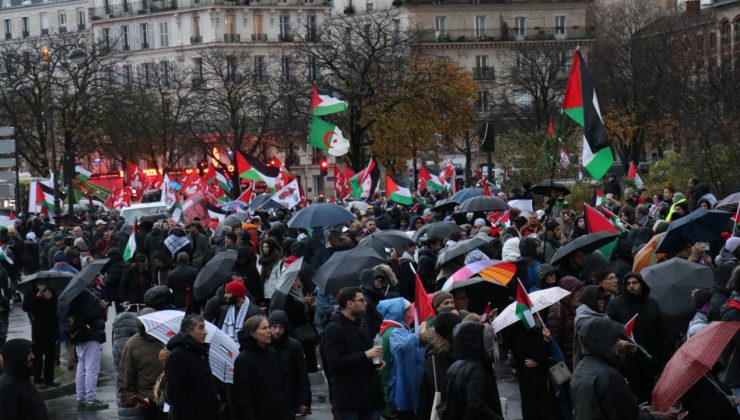 Fransa’da Dünya Kadınlar Günü’nde Filistin ve İsrail yanlıları arasında arbede çıktı