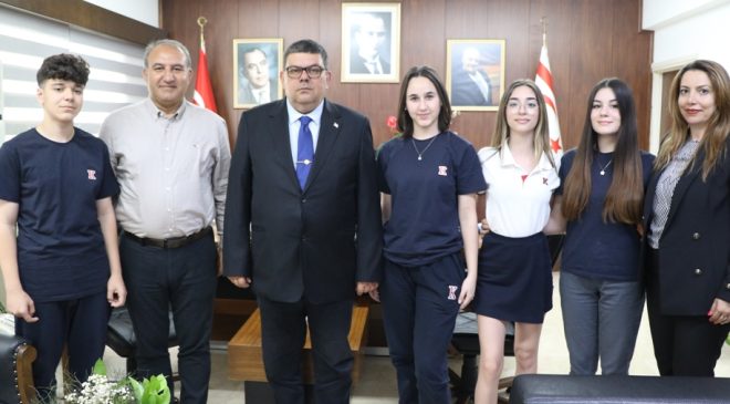 Maliye Bakanı Berova, TED Kuzey Kıbrıs Koleji heyetini kabul etti