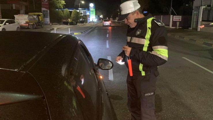 Trafik denetimlerinde 61 araç trafikten men edildi, 3 sürücü ise tutuklandı
