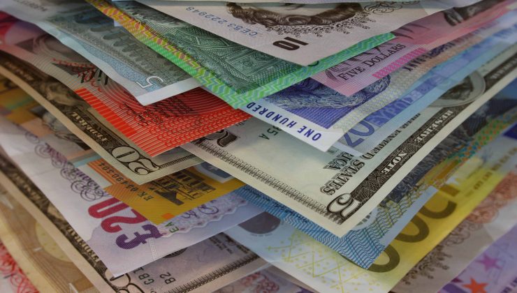 Euro 39,80, sterlin 47,55, dolar ise 36,70 liradan işlem görüyor