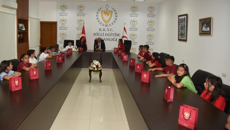 Milli Eğitim Bakanı Nazım Çavuşoğlu Bakanlık koltuğunu Arin Şahlan’a devretti