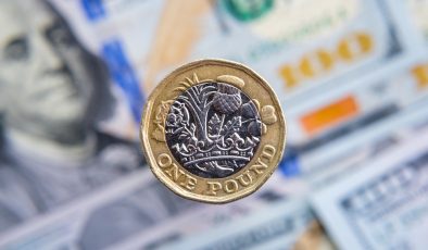 Sterlin 51,30, euro 43,75, dolar 38,50 TL’den işlem görüyor