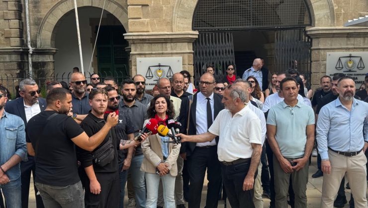 İki öğretmen sendikasının, Disiplin Tüzüğü’ndeki düzenlemeye karşı Anayasa Mahkemesi’nde açtığı dava 22 Mayıs’a ertelendi