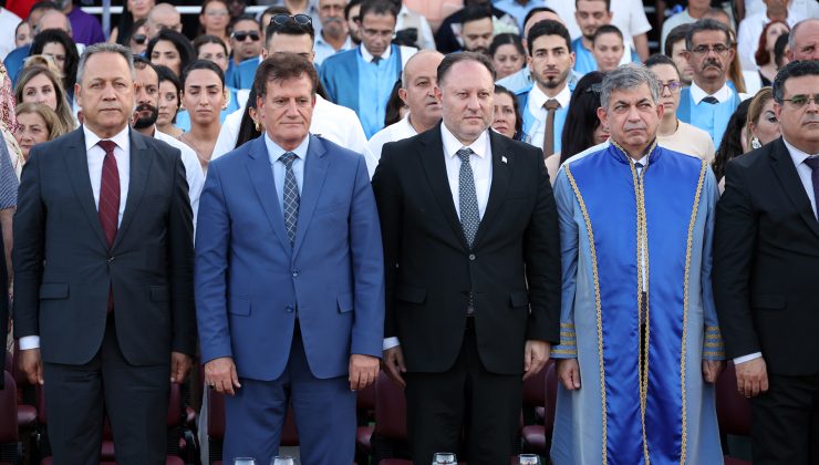 Öztürkler, LAÜ mezuniyet törenine katıldı