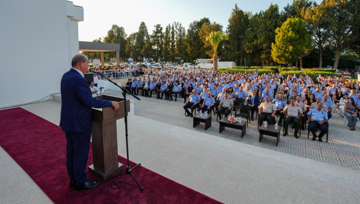 Cumhurbaşkanı Tatar, polis teşkilatının devletin en güvenilir kurumlarından biri olduğuna vurgu yaptı; terfi alan personeli tebrik etti