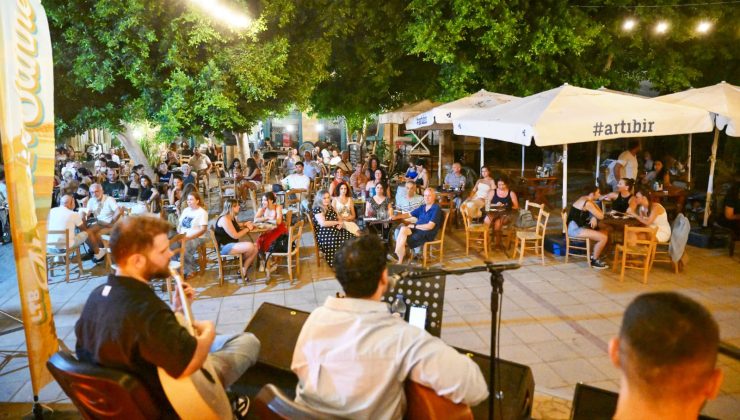 LTB Akustik Sahne konserleri kapsamında Grup Reva sahne aldı