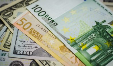 Euro 48.85 TL, dolar 41.40 TL, sterlin 56.40 TL’den işlem görüyor