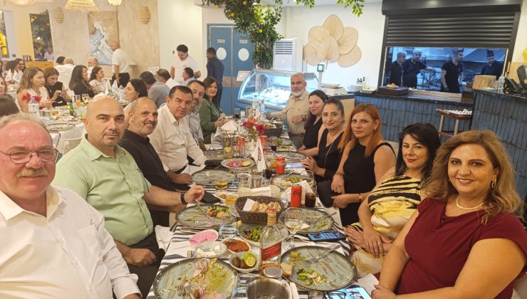 KAMUSEN, 25 yıl ve üzeri görev yapan çalışanlara plaket takdim etti