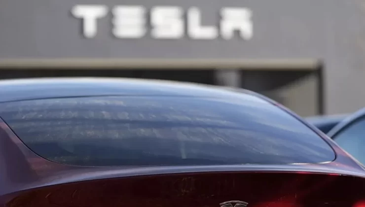 ALMANYA’DA TESLA FACİASI: ÜÇ KİŞİ YANARAK ÖLDÜ