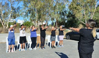 Lefke Belediyesi “65 yaş üzeri İçin fizyoterapist eşliğinde spor programı” düzenliyor